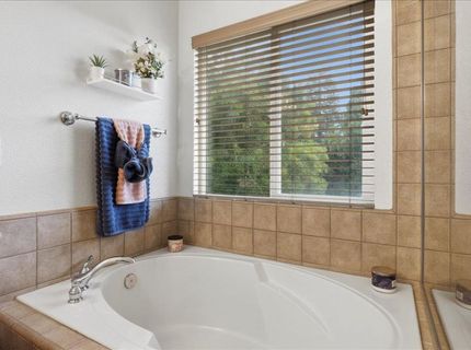 6070 Orchard View Dr, Elk Grove, CA 95757 Photo