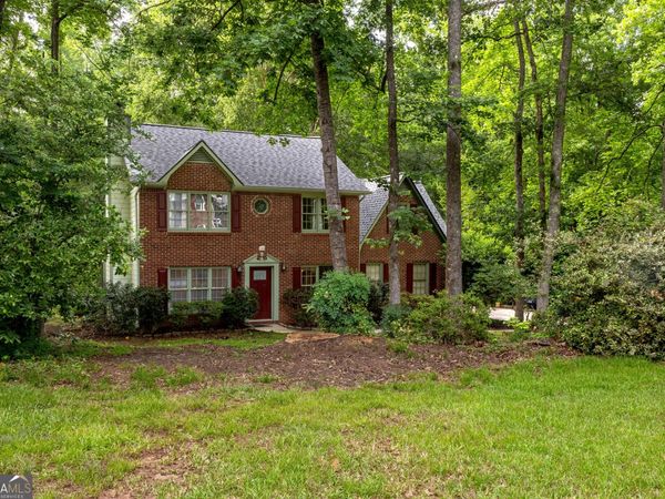 140 Windsor Drive, Fayetteville, GA 30215