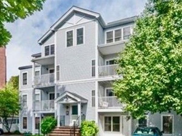 20 Cameron St, Unit 102, Brookline, MA 02445