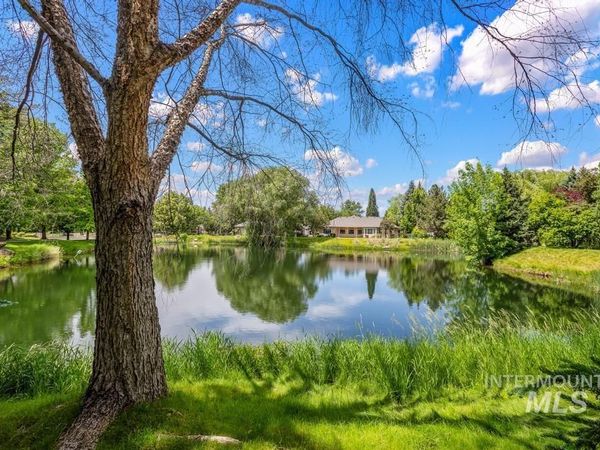 576 E Riverchase Way, Eagle, ID 83616