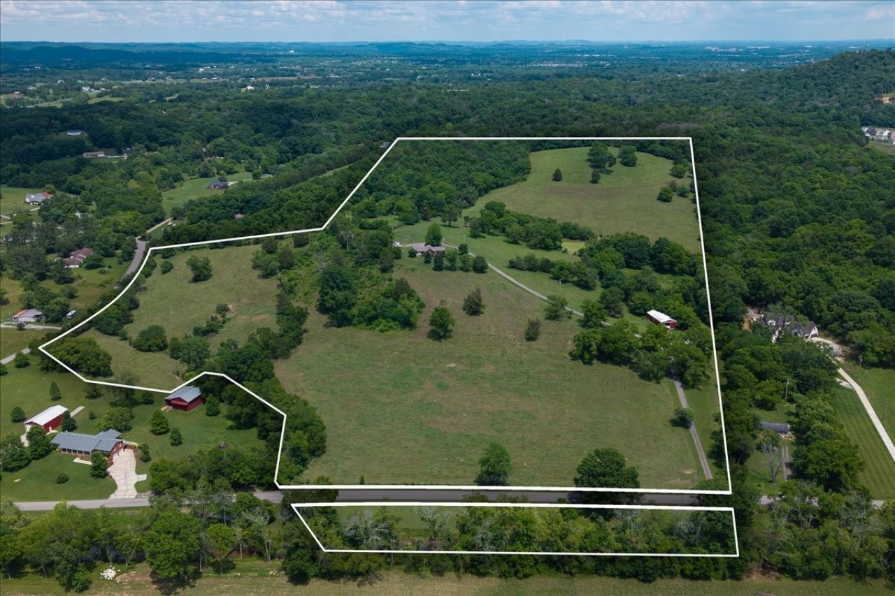 2025 Liberty Ln, Gallatin, TN 37066 Main Photo