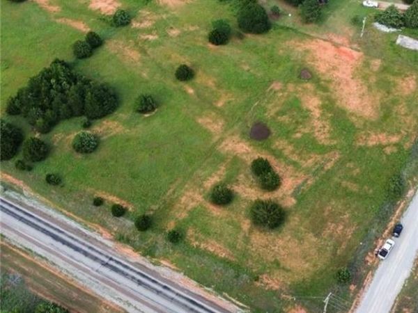 2010 County Road 1370 , Blanchard, OK 73002