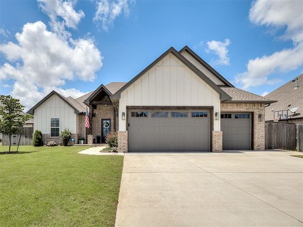 5713 Copper Stone Court, Mustang, OK 73064