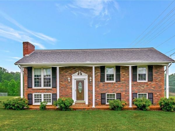 132 Sparta Road , North Wilkesboro, NC 28659