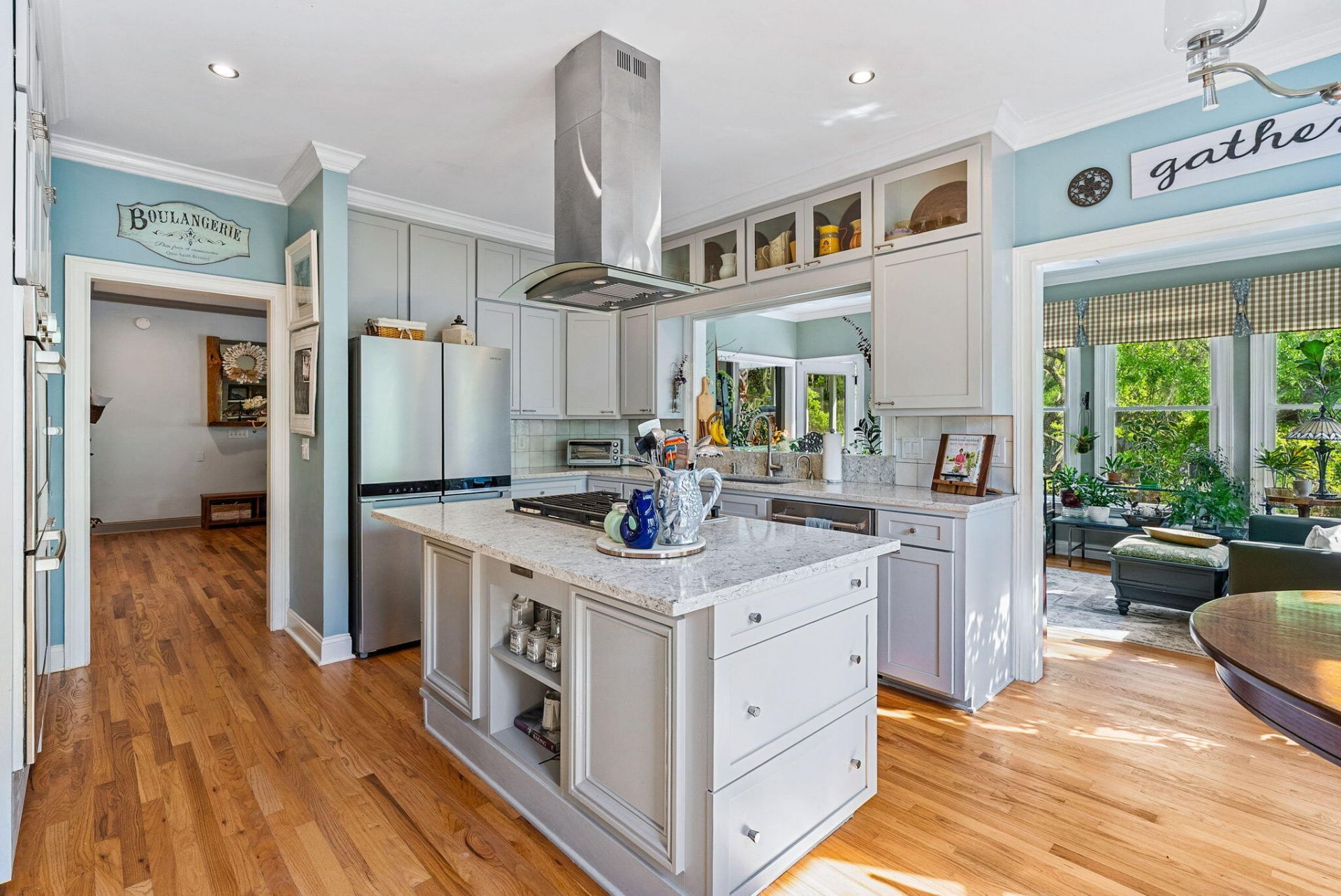 2453 Vaucluse Road Photo 18