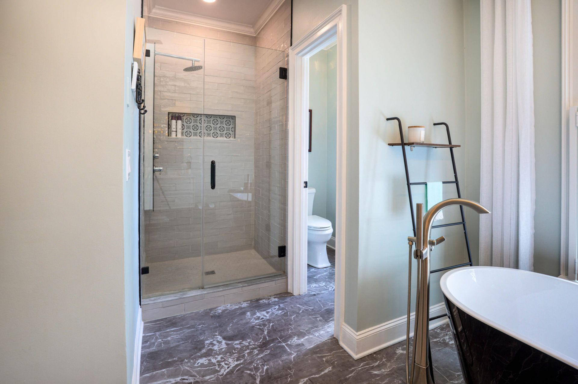 2453 Vaucluse Road Photo 31