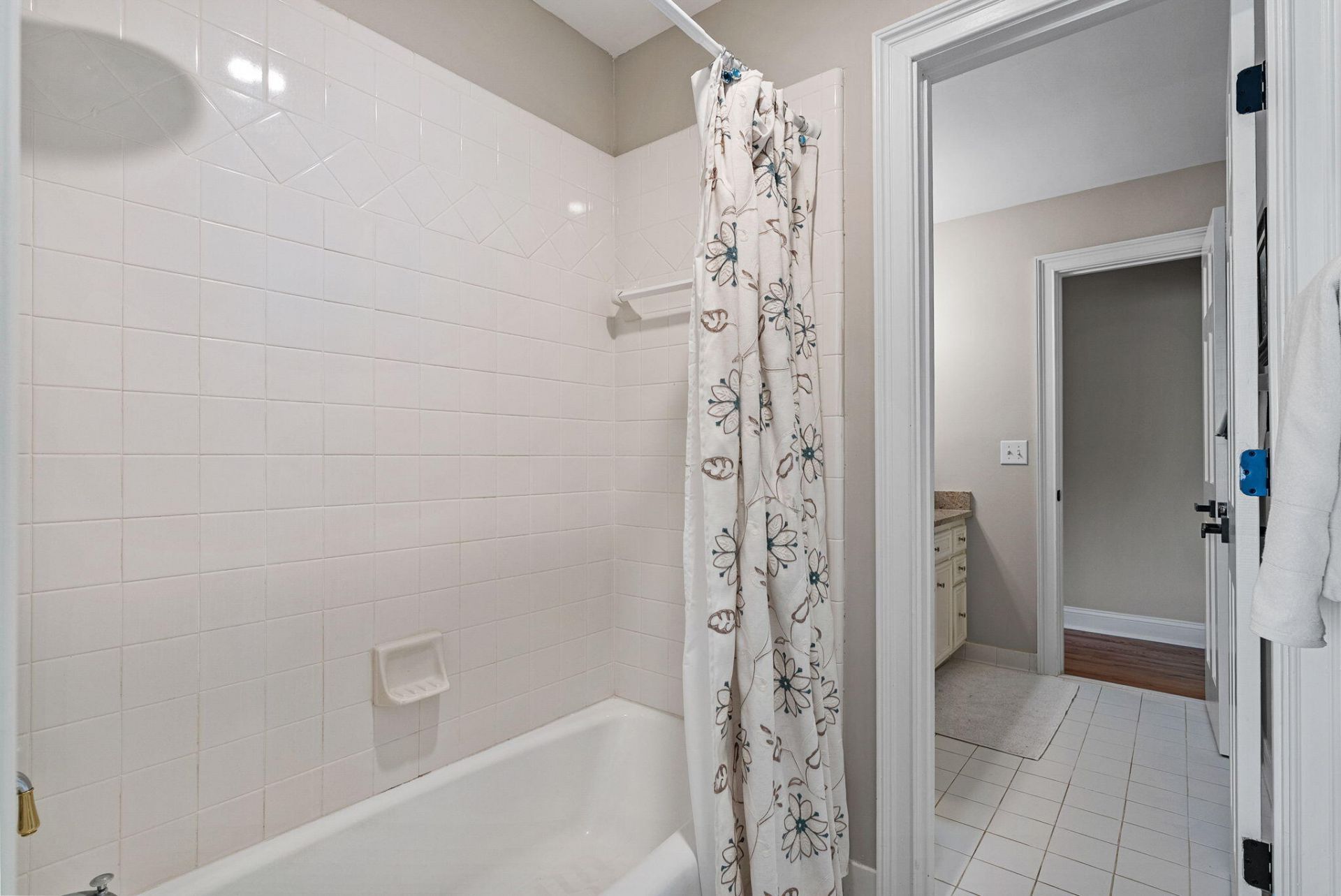 2453 Vaucluse Road Photo 38