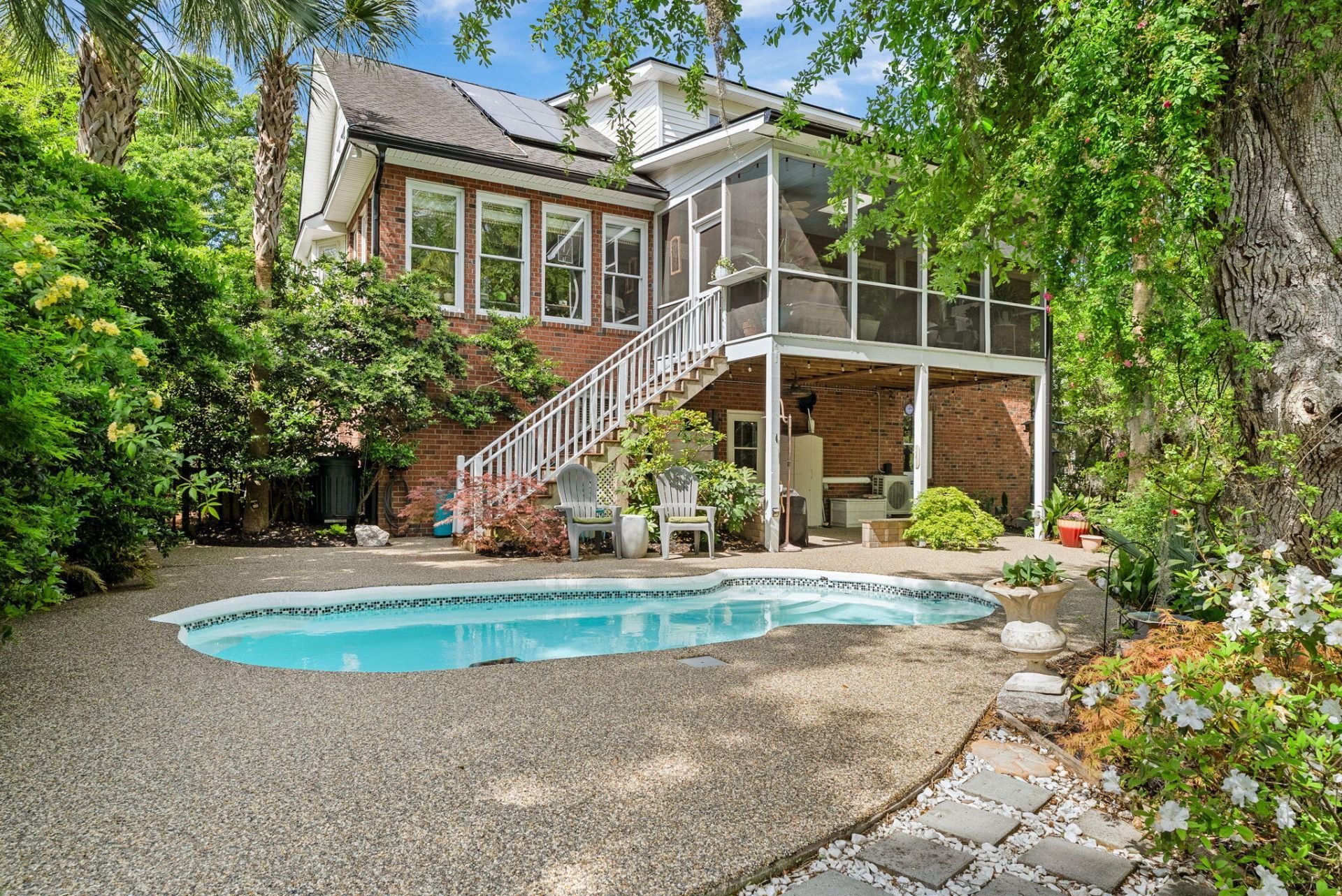 2453 Vaucluse Road Photo 4