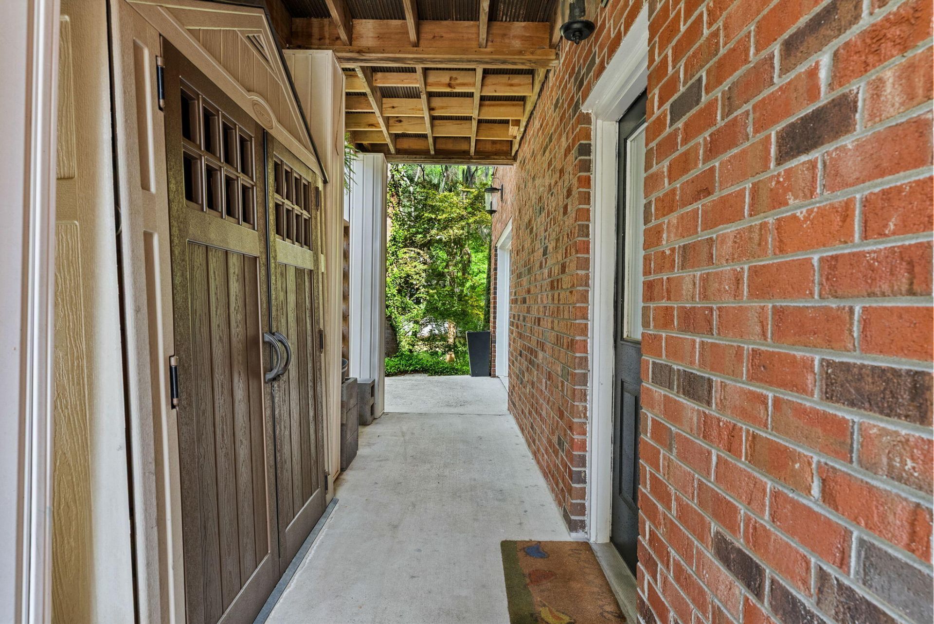 2453 Vaucluse Road Photo 5