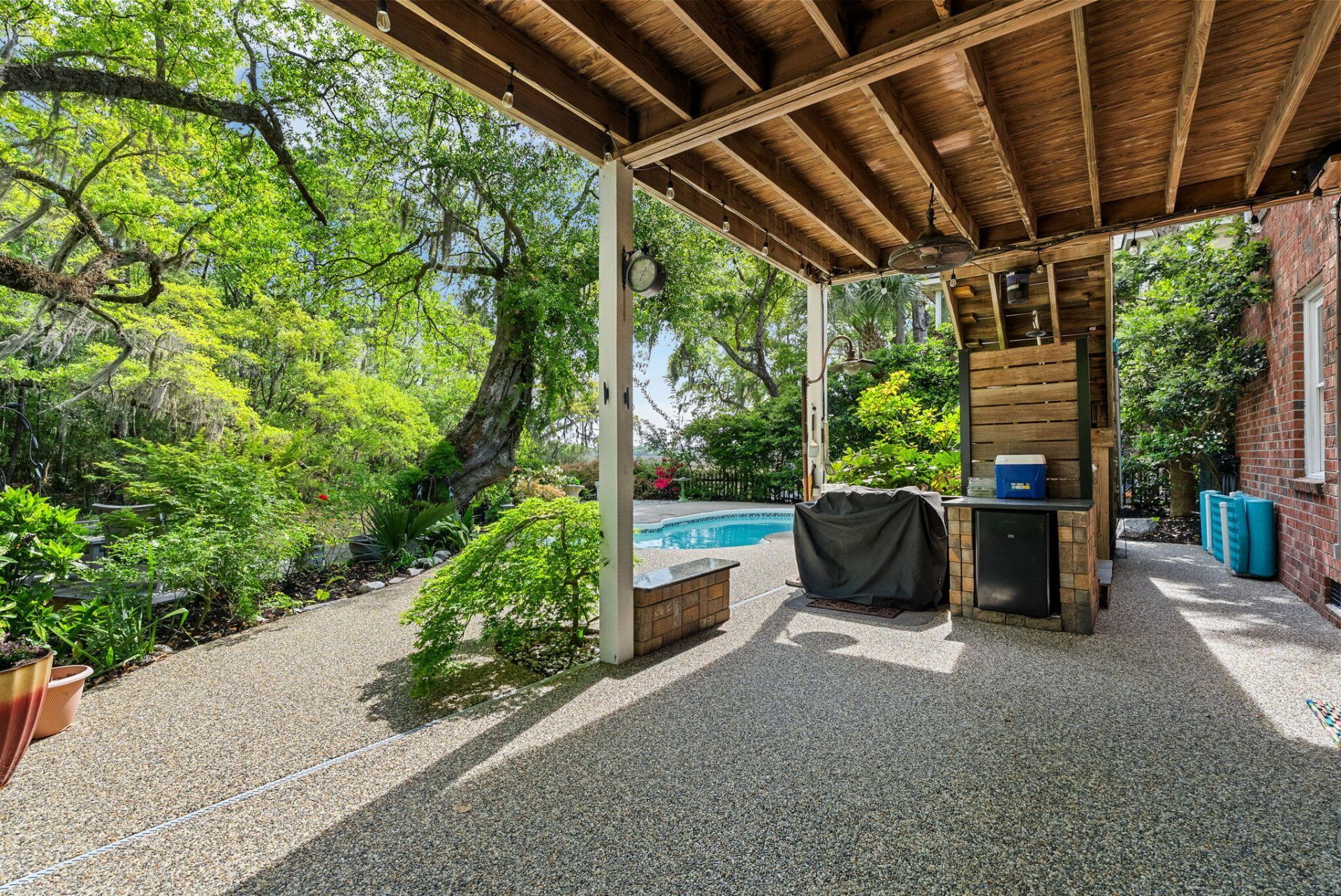 2453 Vaucluse Road Photo 9