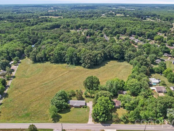 702 Mocksville Highway , Statesville, NC 28625
