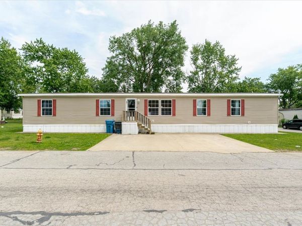 861 4th Street , Normal, IL 61761