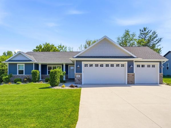 107 BROOKWOOD DRIVE, Hortonville, WI 54944