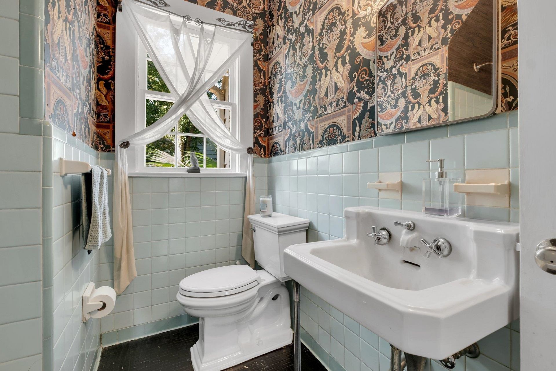 231 E 5th Avenue , Tallahassee, FL 32303 Photo