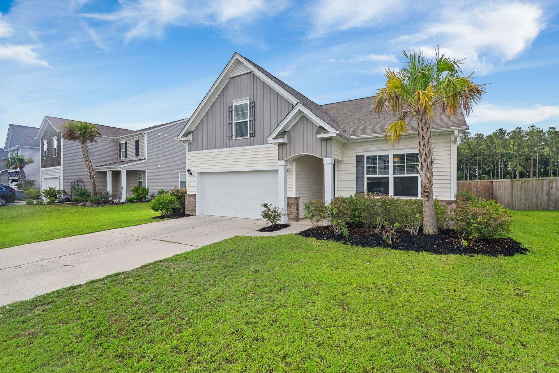 161 Greenwich Drive Photo 4