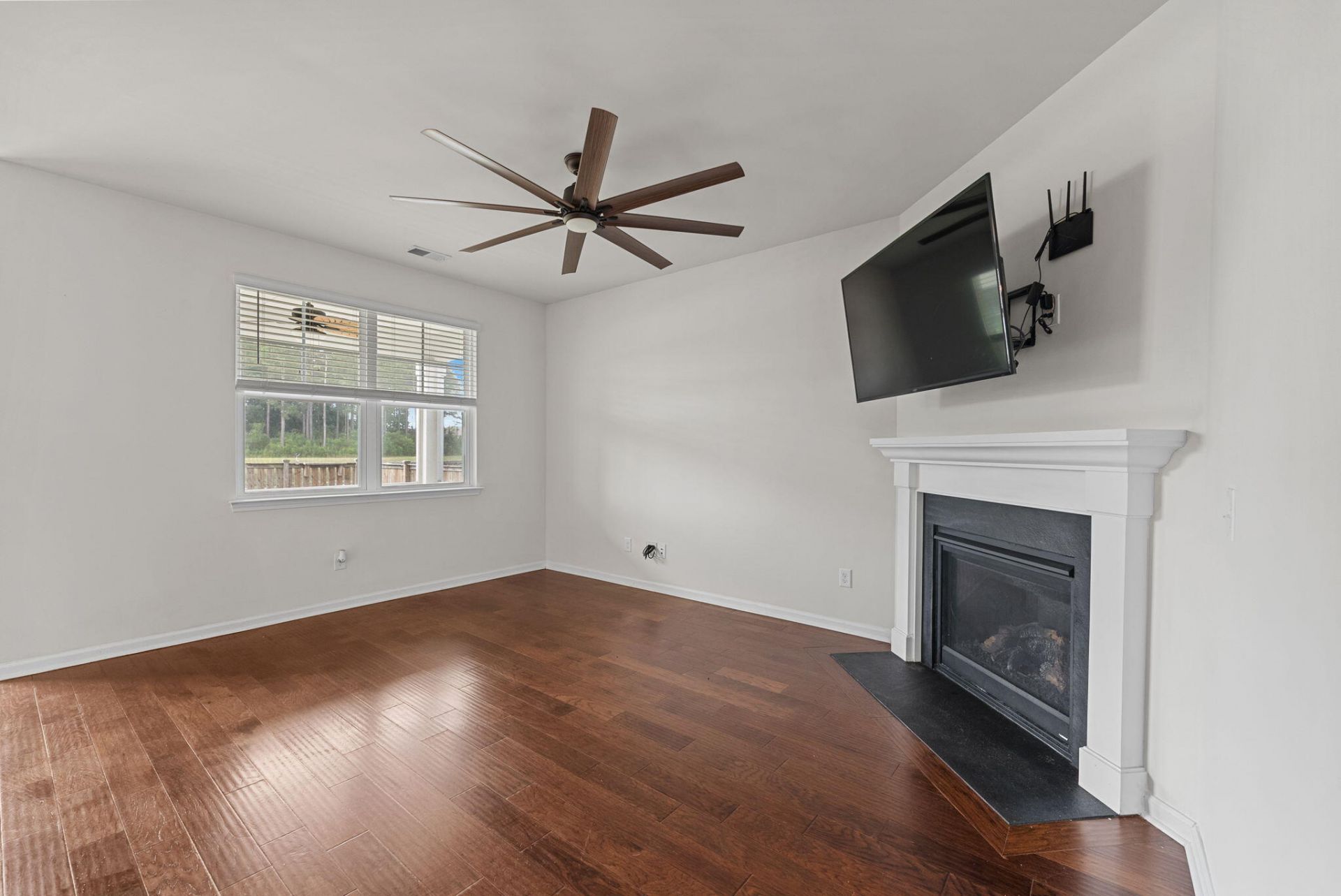 161 Greenwich Drive Photo 8