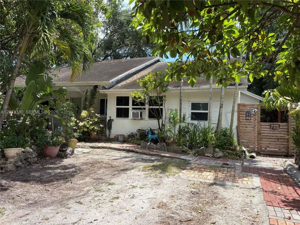 5930 SW 44th Ter , Miami, FL 33155