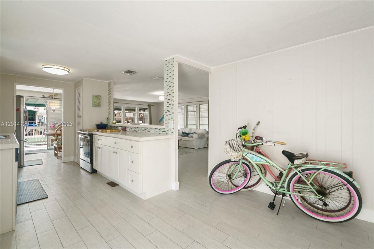 205 Humpty Dumpty Dr , Key Largo, FL 33037 Photo