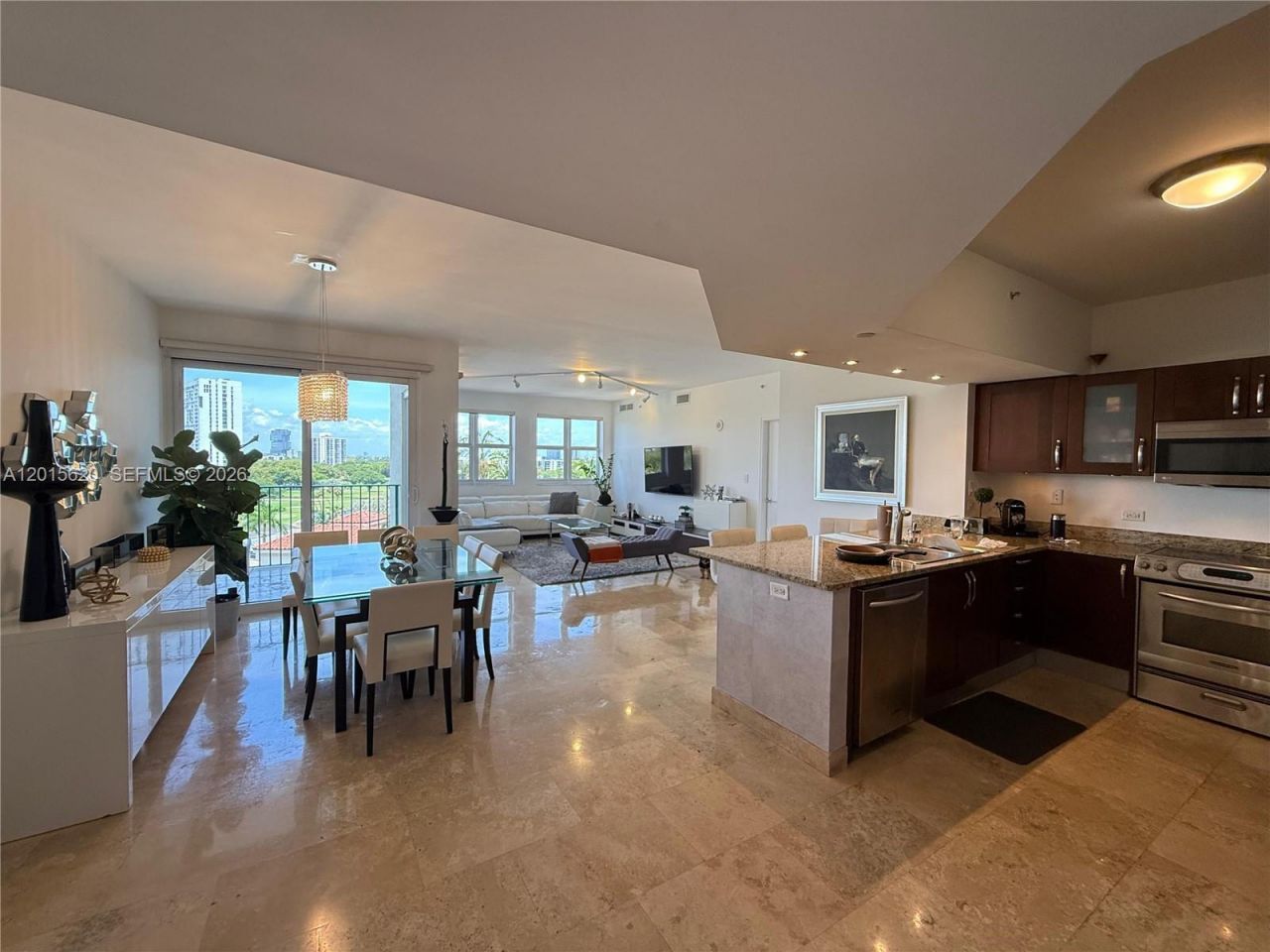 19900 E Country Club Dr , Unit 804, Aventura, FL 33180 Photo