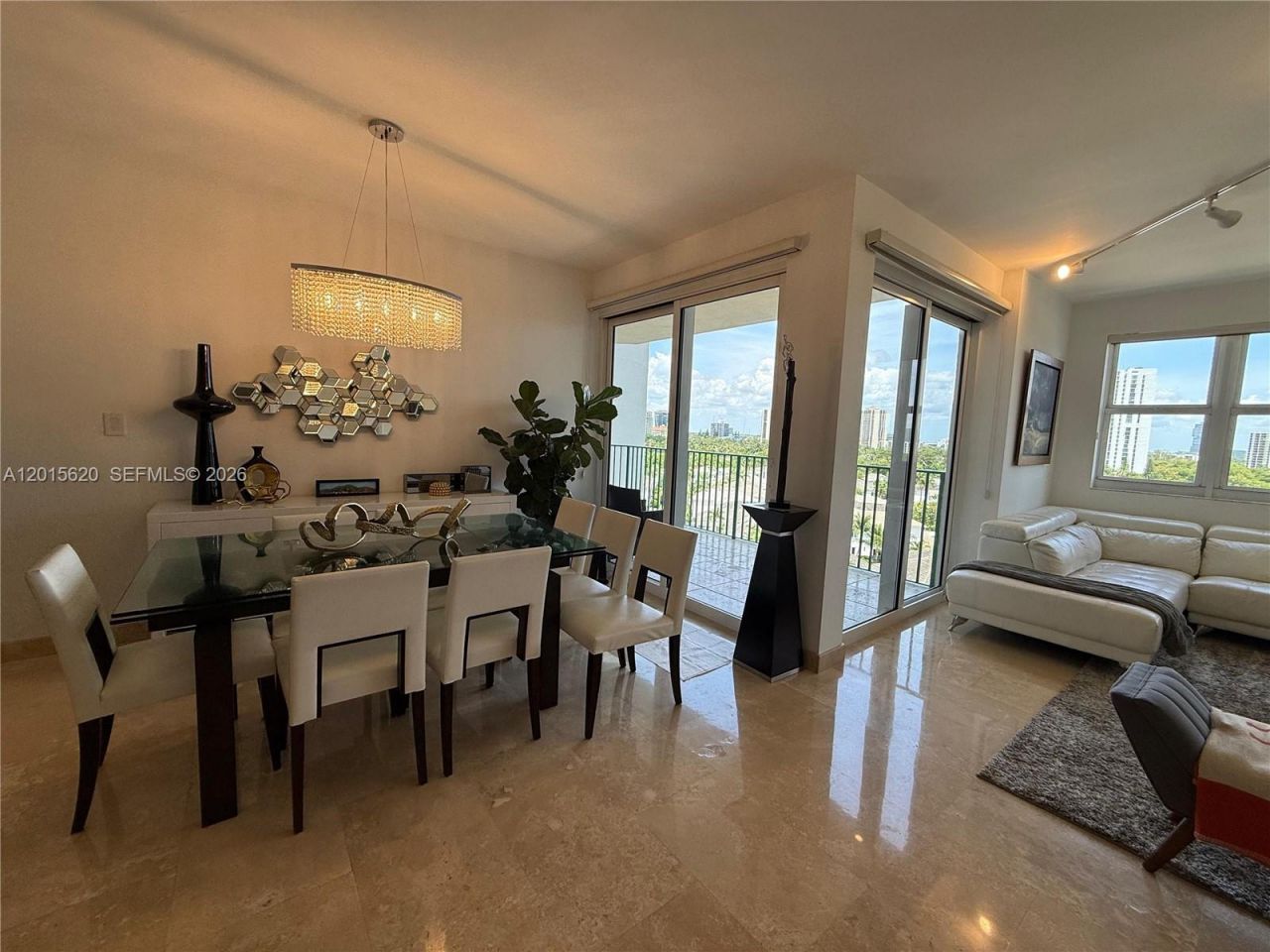 19900 E Country Club Dr , Unit 804, Aventura, FL 33180 Photo