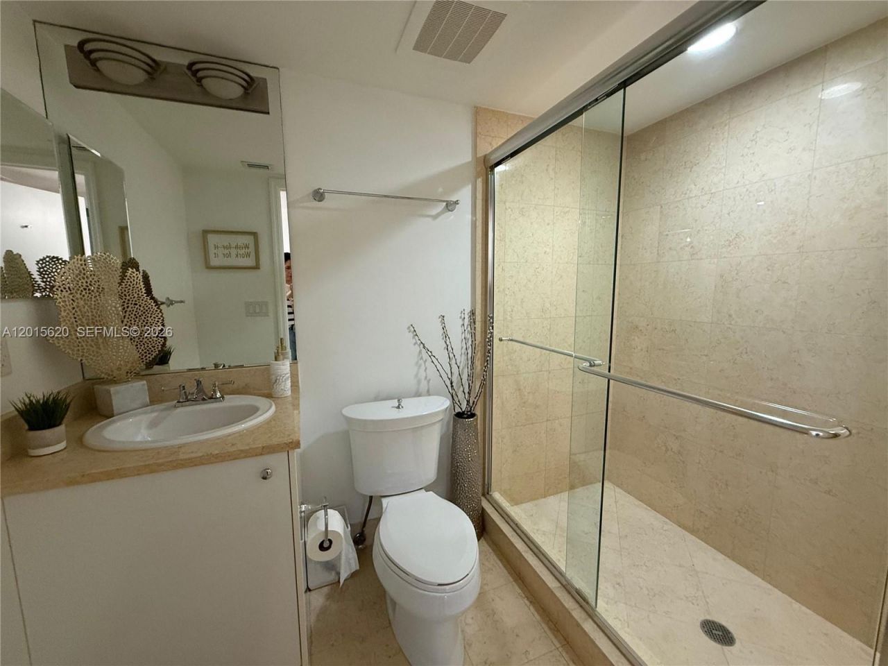 19900 E Country Club Dr , Unit 804, Aventura, FL 33180 Photo