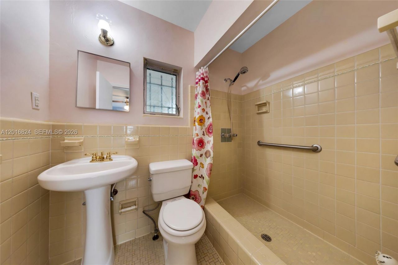 400 Morningside Dr, Miami Springs, FL 33166 Photo