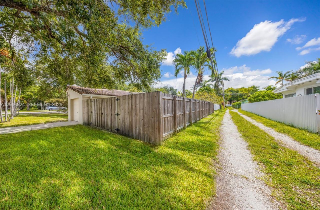 400 Morningside Dr, Miami Springs, FL 33166 Photo