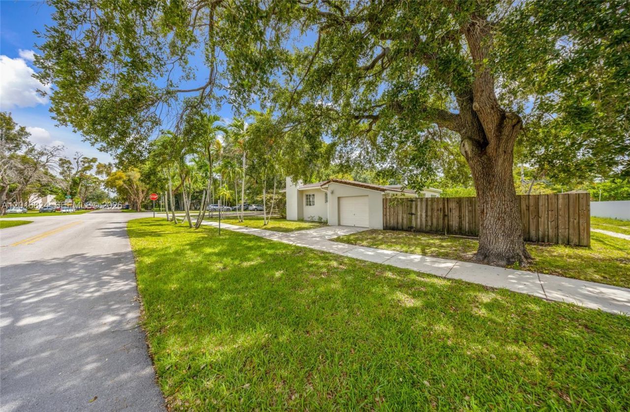 400 Morningside Dr, Miami Springs, FL 33166 Photo
