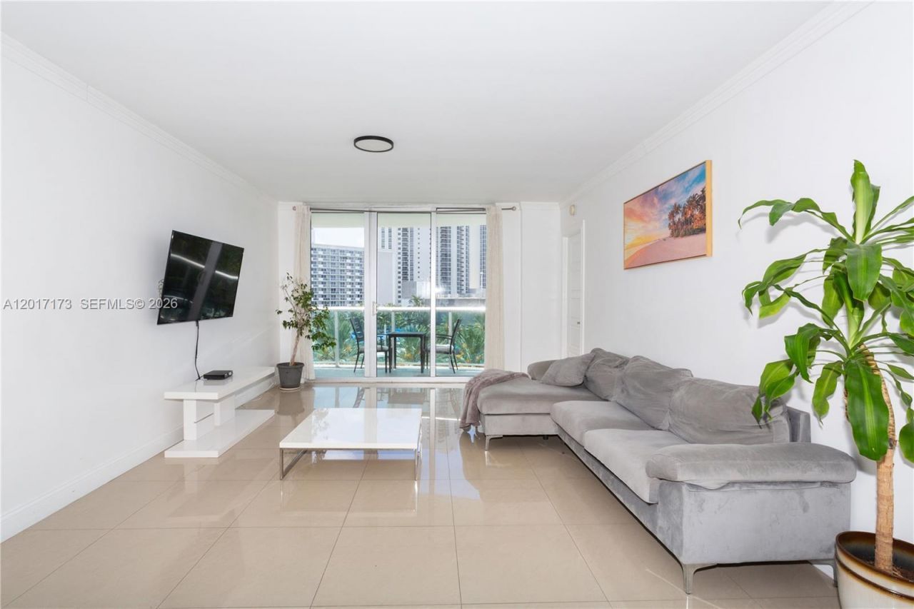 19370 Collins Ave , Unit 621, Sunny Isles Beach, FL 33160 Photo