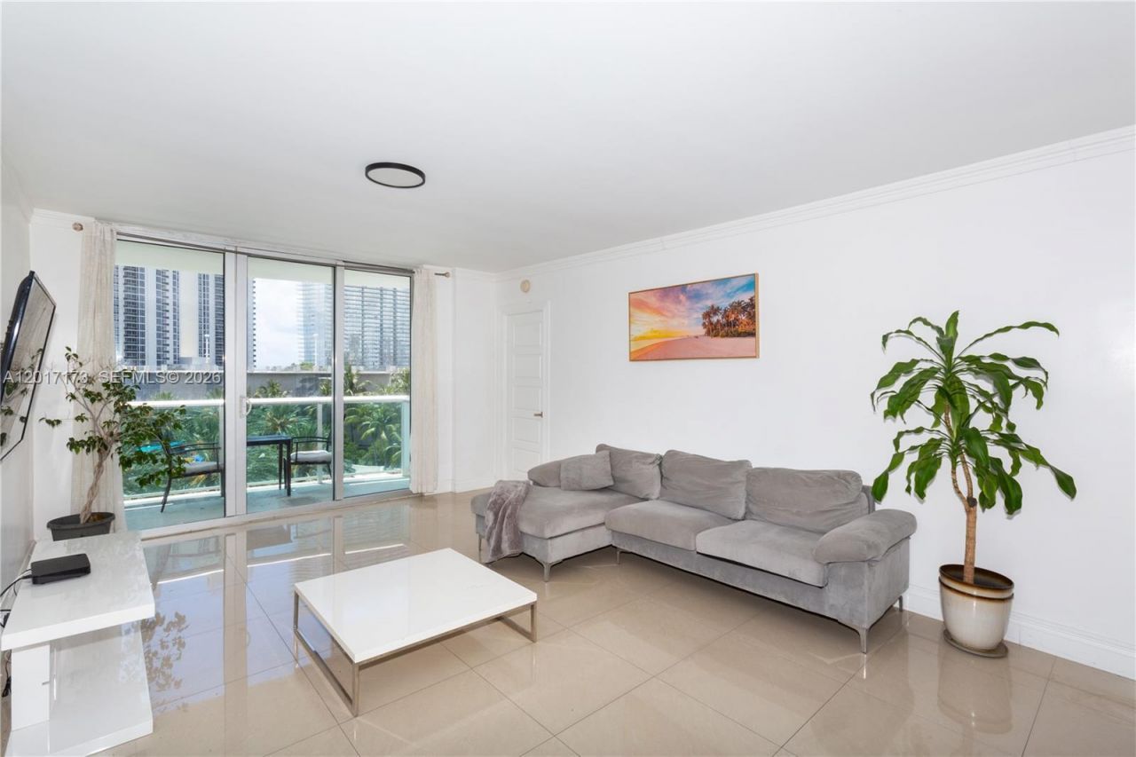 19370 Collins Ave , Unit 621, Sunny Isles Beach, FL 33160 Photo