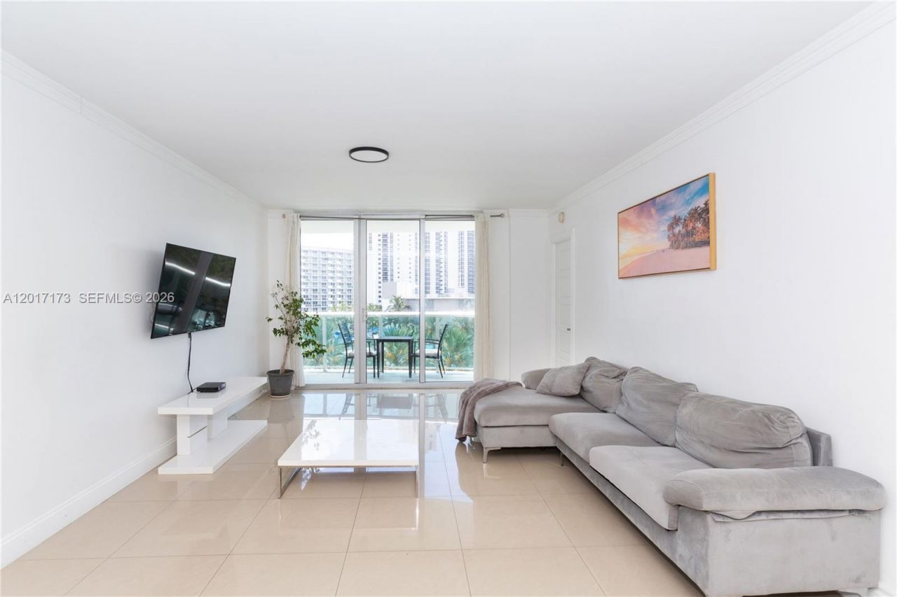 19370 Collins Ave , Unit 621, Sunny Isles Beach, FL 33160 Photo