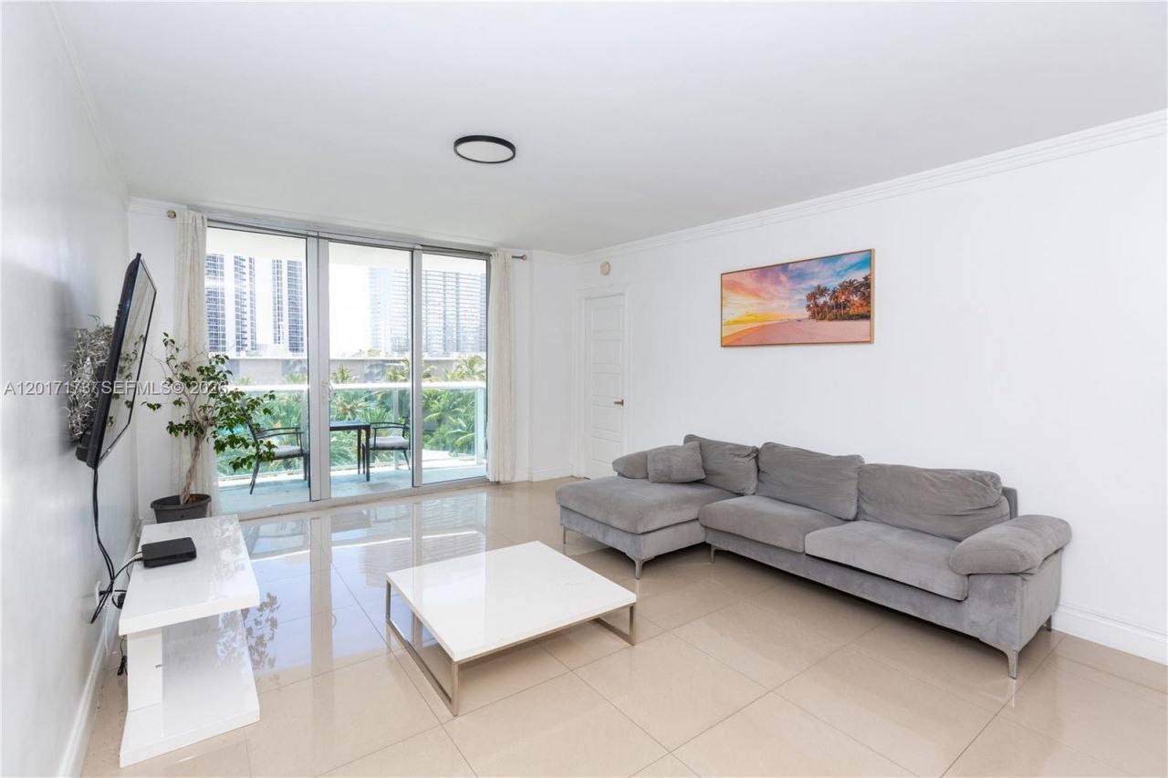 19370 Collins Ave , Unit 621, Sunny Isles Beach, FL 33160 Photo