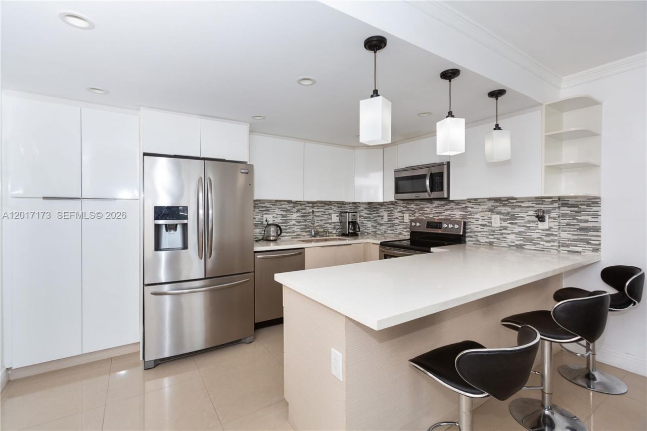 19370 Collins Ave , Unit 621, Sunny Isles Beach, FL 33160 Photo