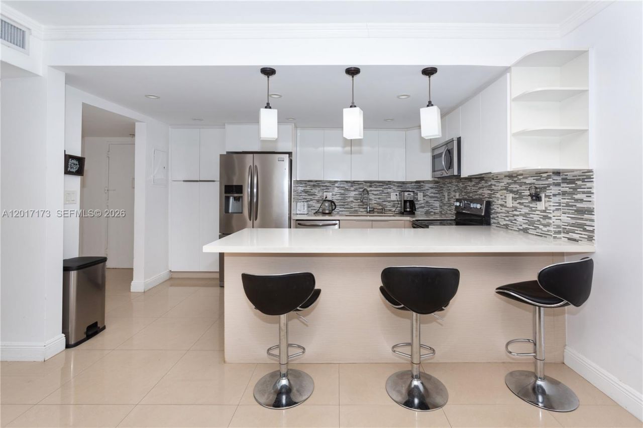 19370 Collins Ave , Unit 621, Sunny Isles Beach, FL 33160 Photo