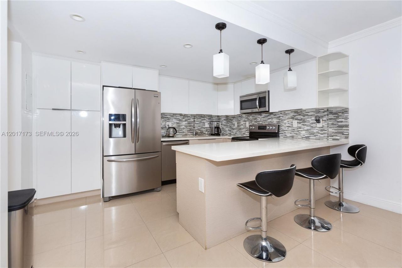 19370 Collins Ave , Unit 621, Sunny Isles Beach, FL 33160 Photo