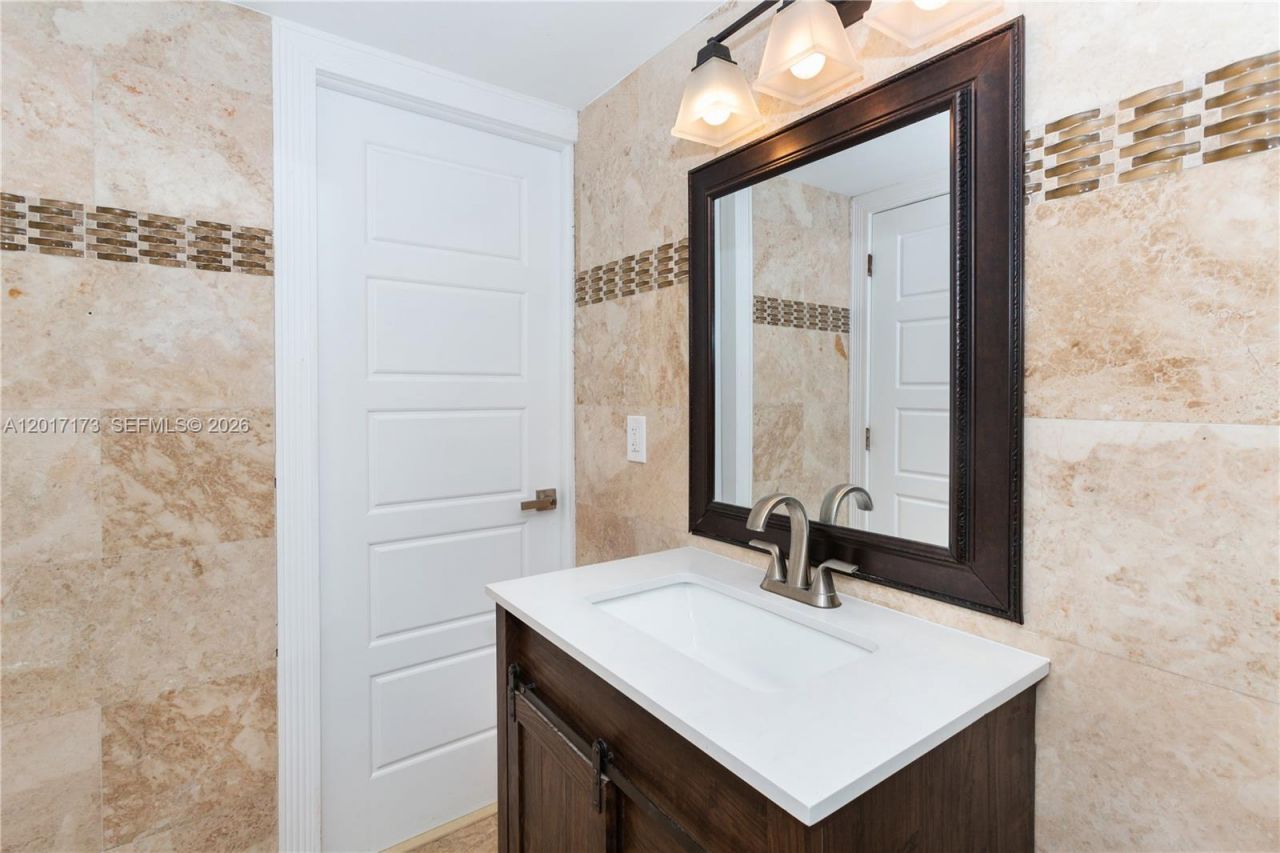 19370 Collins Ave , Unit 621, Sunny Isles Beach, FL 33160 Photo