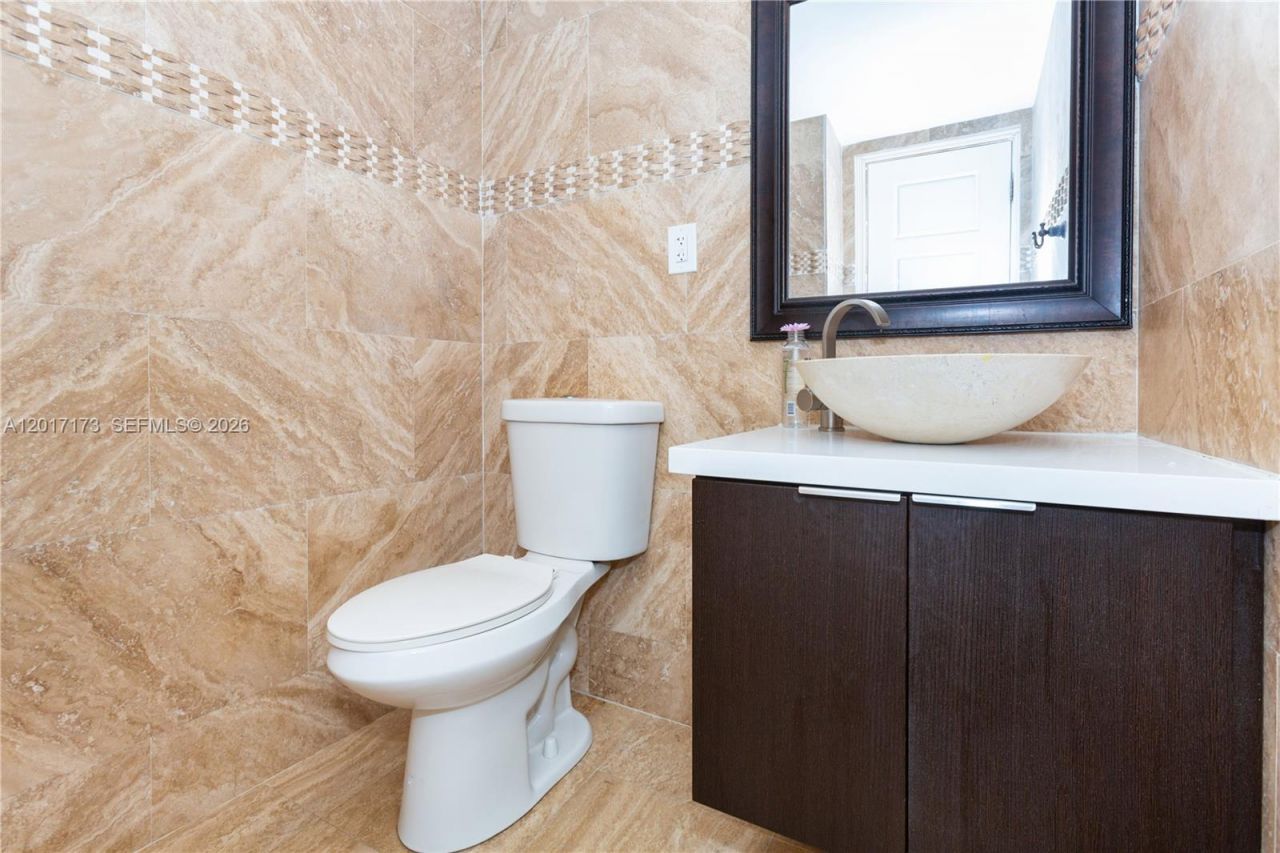 19370 Collins Ave , Unit 621, Sunny Isles Beach, FL 33160 Photo