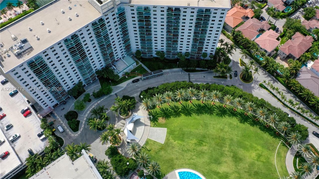 19370 Collins Ave , Unit 621, Sunny Isles Beach, FL 33160 Photo
