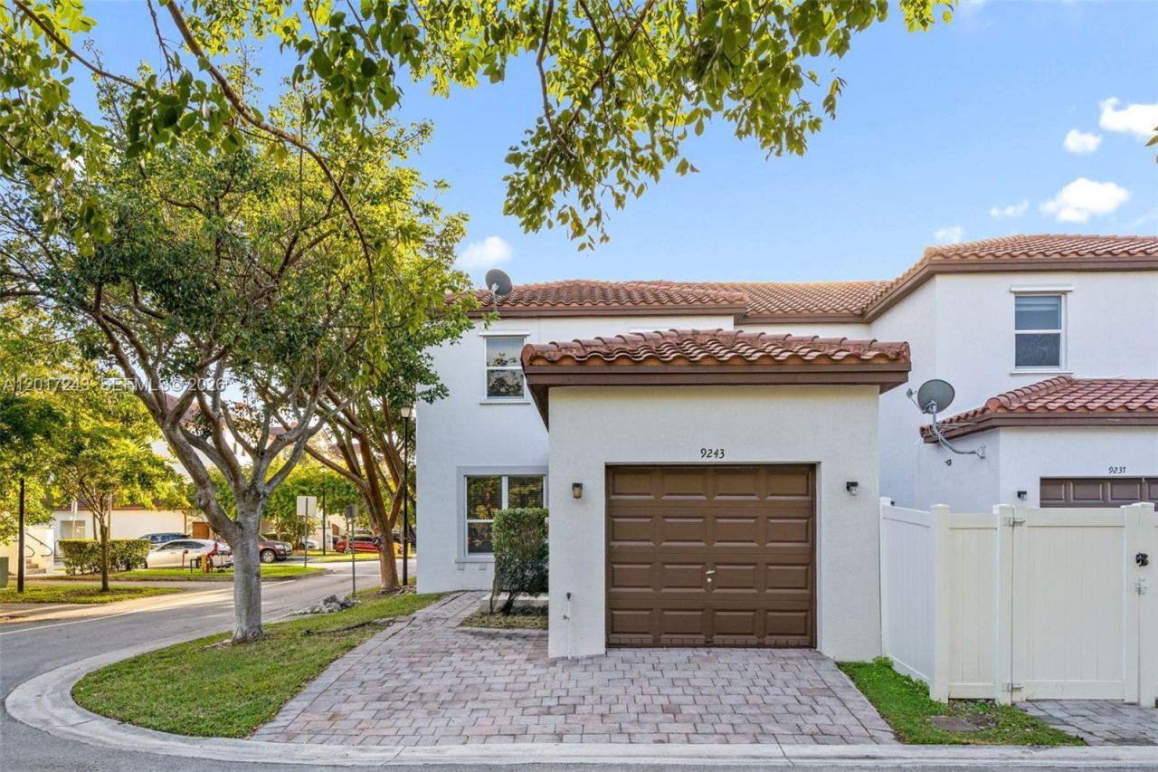 9243 SW 170th Ave , Miami, FL 33196 Photo