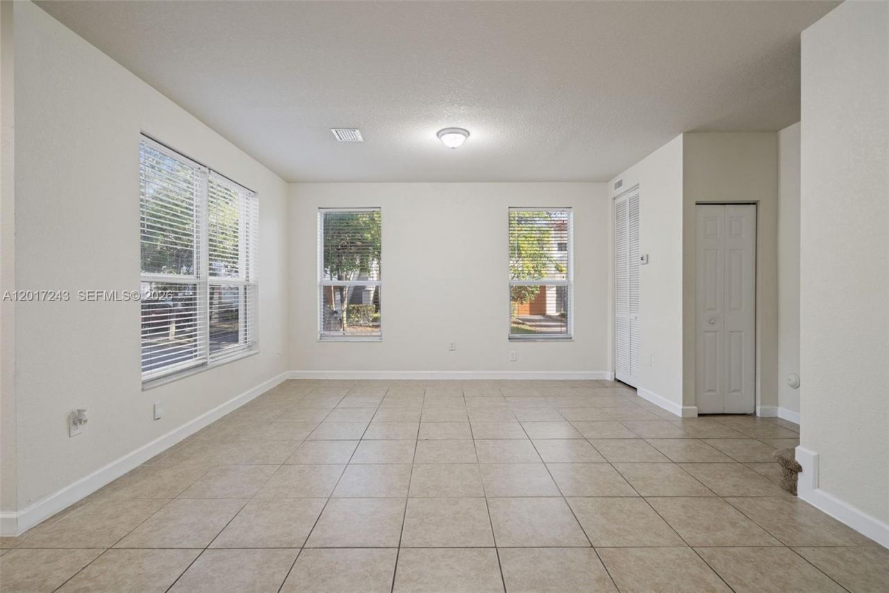 9243 SW 170th Ave , Miami, FL 33196 Photo