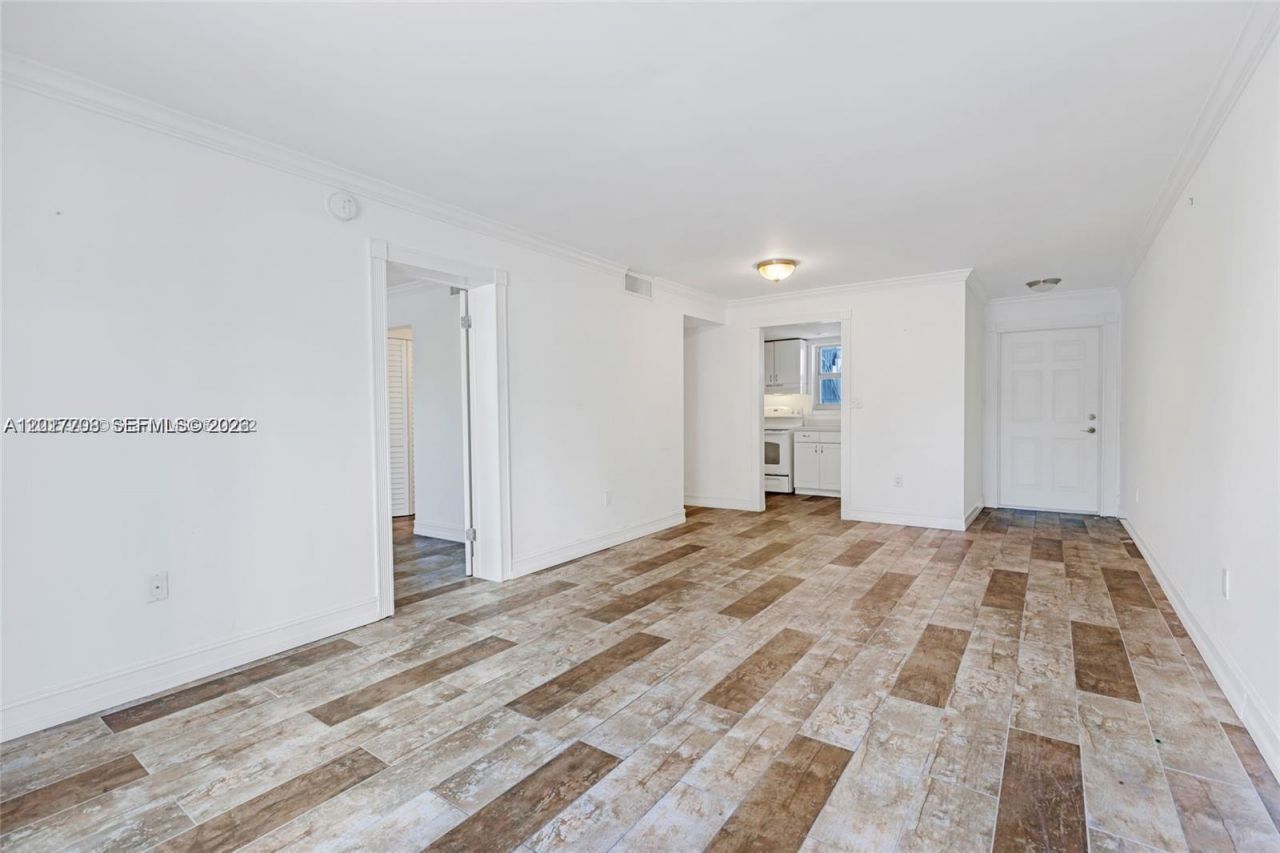 1674 Bay Rd, Unit 302, Miami Beach, FL 33139 Photo