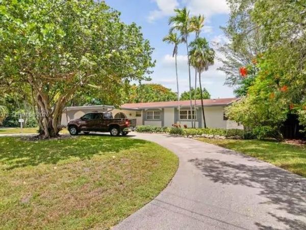 13325 SW 84th Ave , Pinecrest, FL 33156