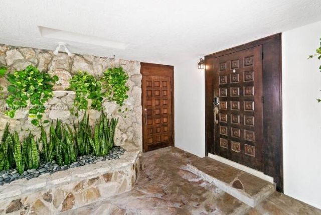 13325 SW 84th Ave , Pinecrest, FL 33156 Photo