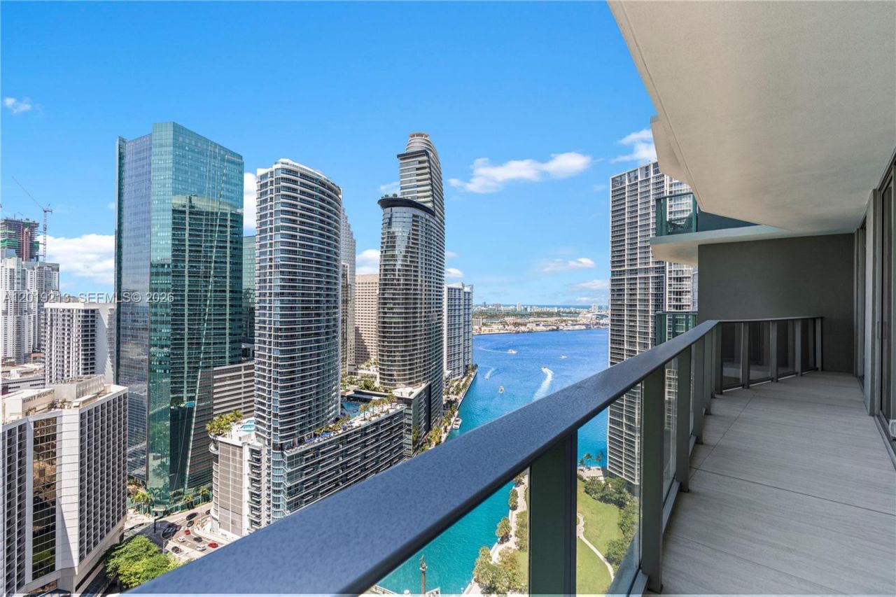 77 SE 5 , Unit 3702, Miami, FL 33131 Photo