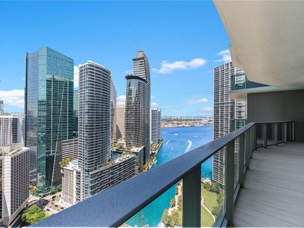 77 SE 5 , Unit 3702, Miami, FL 33131