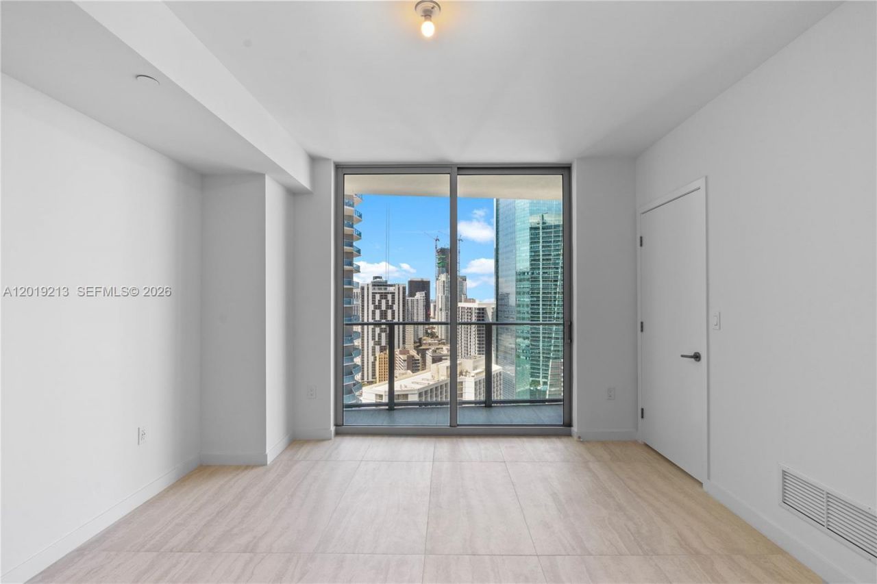77 SE 5 , Unit 3702, Miami, FL 33131 Photo