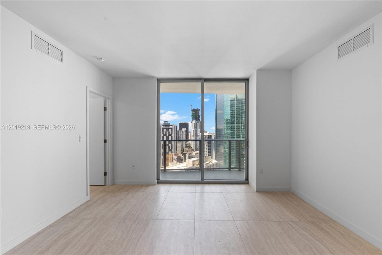 77 SE 5 , Unit 3702, Miami, FL 33131 Photo