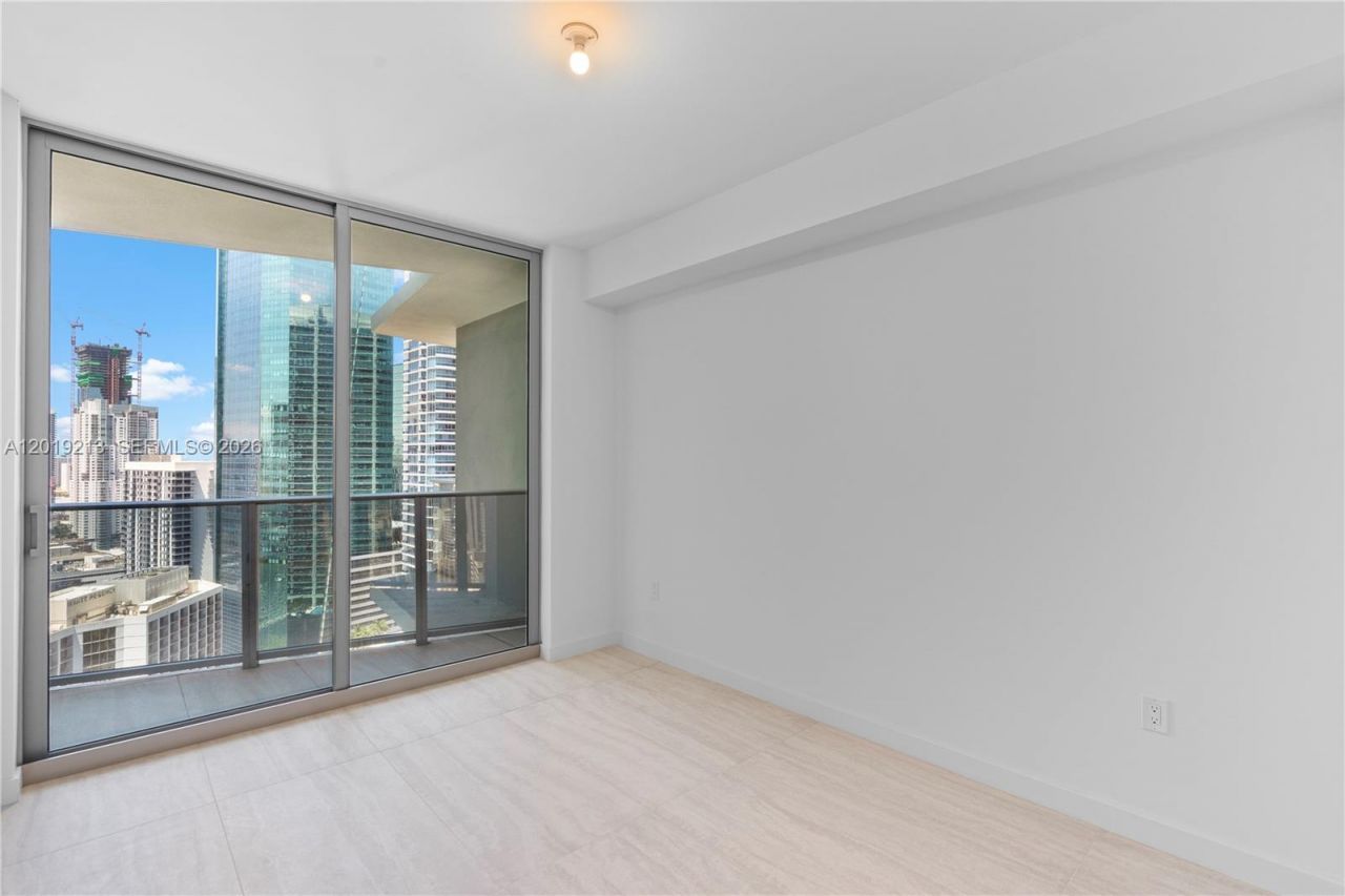 77 SE 5 , Unit 3702, Miami, FL 33131 Photo
