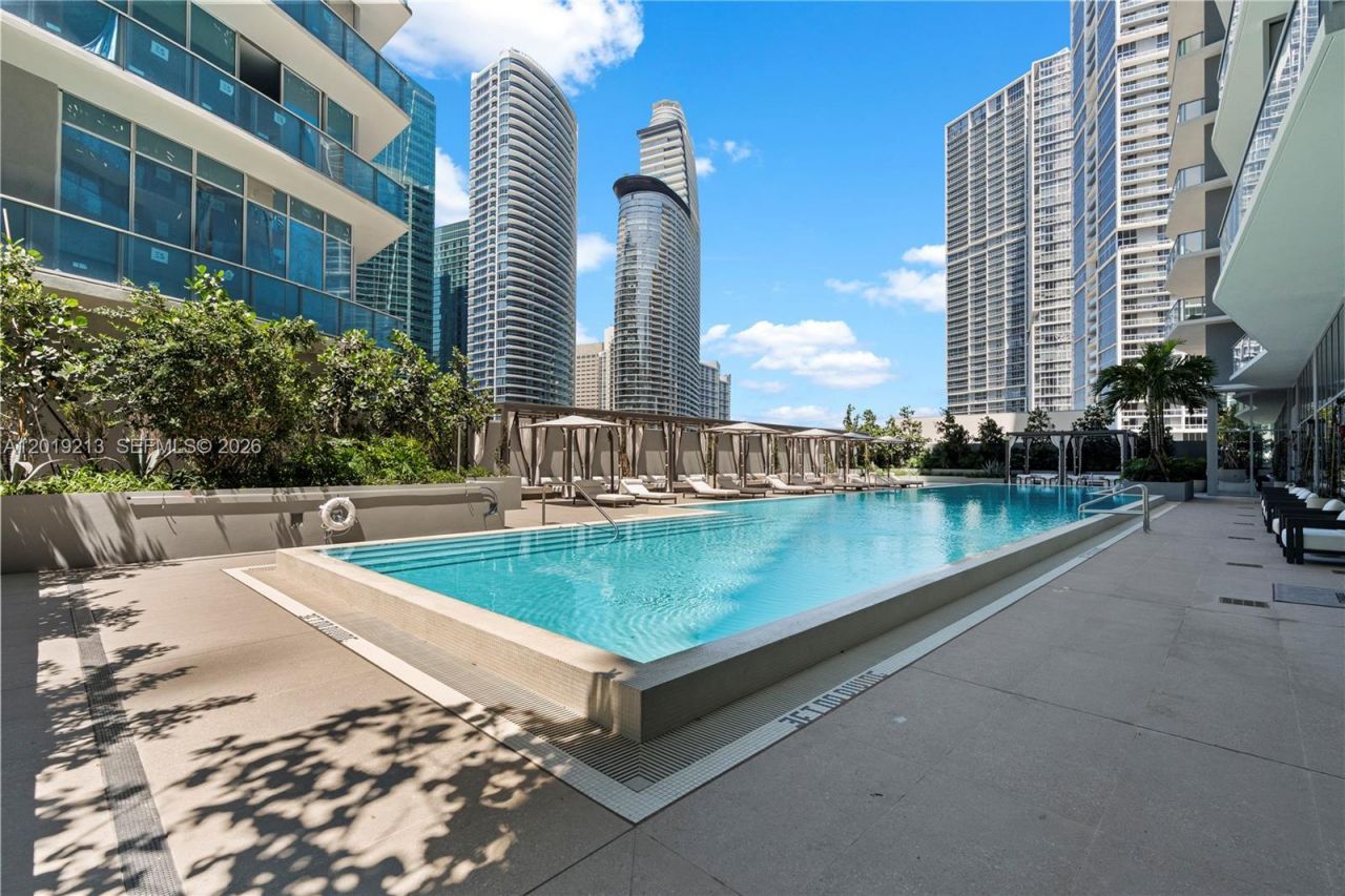 77 SE 5 , Unit 3702, Miami, FL 33131 Photo