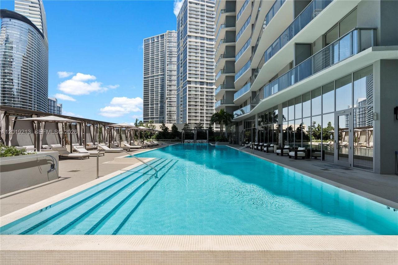 77 SE 5 , Unit 3702, Miami, FL 33131 Photo